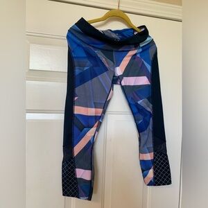 Athleta Blue Geometric Design Capri 🌴